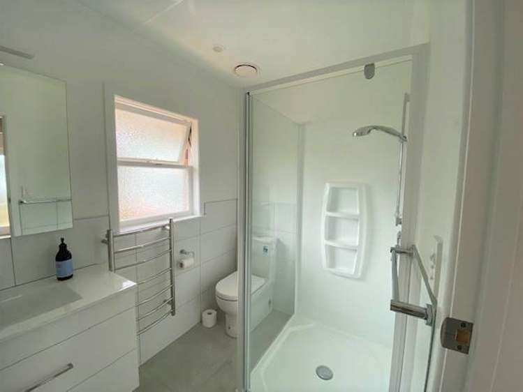 2/4 Westwell Road Belmont_3