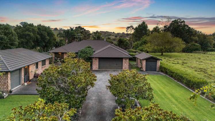 16 Lynwood Grove Dairy Flat_44