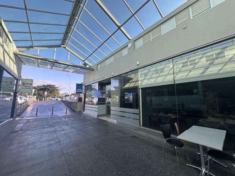 11/62-78 Hurstmere Road Takapuna_3