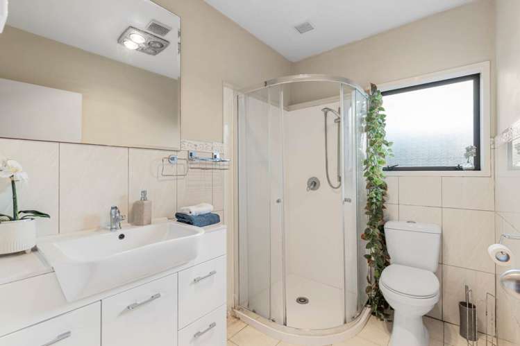 3/11 Anglers Way Wattle Downs_8