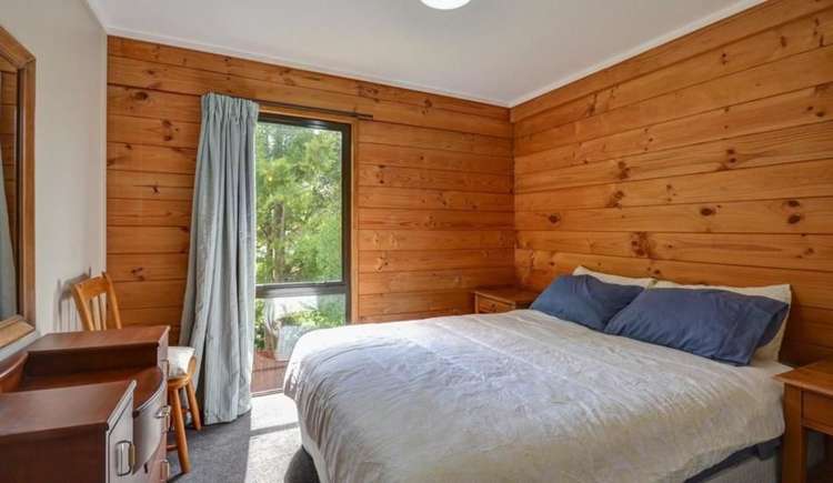 15 Lochy Road Fernhill/Sunshine Bay_6