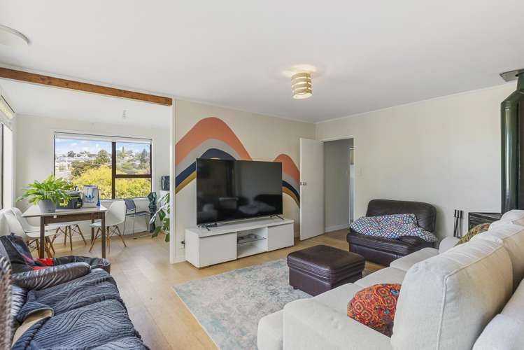 11 Woodhams Street Beach Haven_10