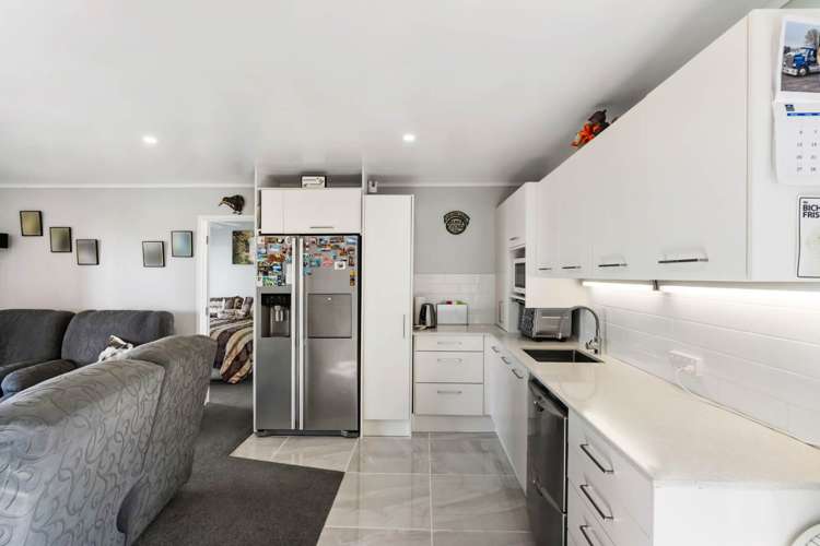 96 Westhead Road Waiuku_24