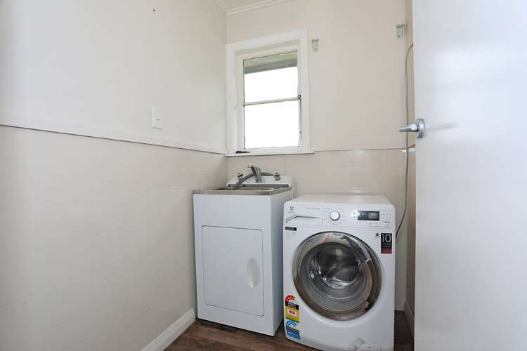 8 Lambert Street Marton_17