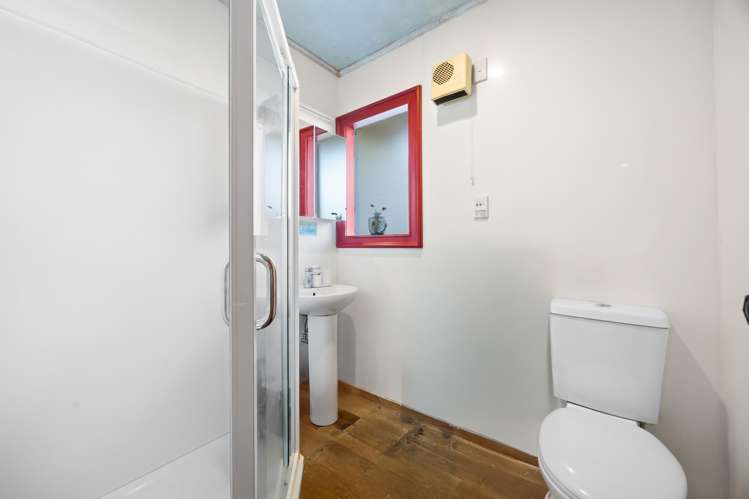 41 Amberley Avenue Te Atatu South_12