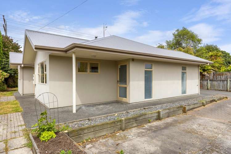 2/156 Spa Road Taupo_18