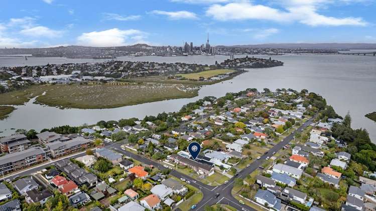 2/39 Aramoana Avenue Devonport_1