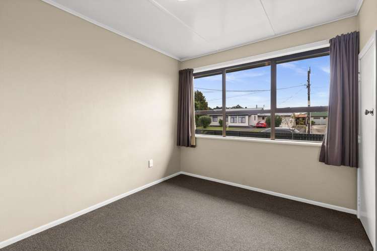 5 Warwick Crescent Taradale_8