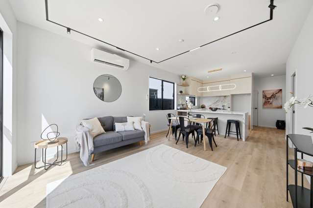 2/2 Halswell Street Mangere East_2