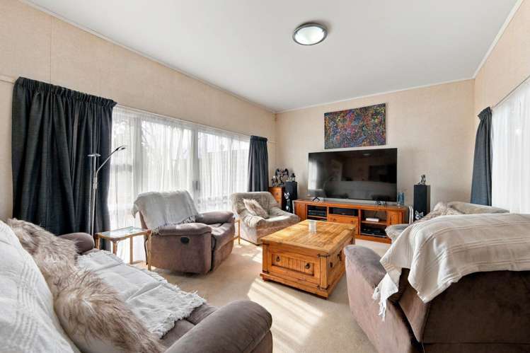 127 Bradbury Road Botany Downs_14