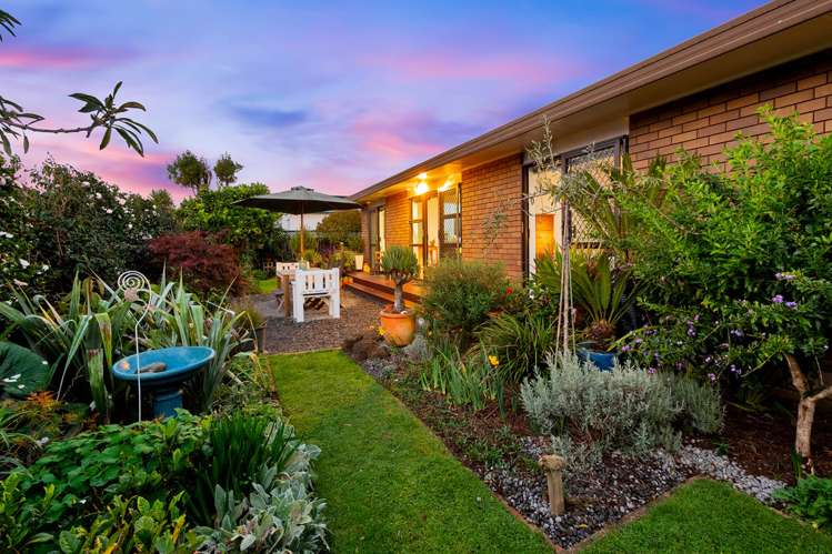 2/51 Beach Road Pahurehure_19