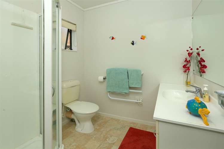 16 Basra Drive Henderson_17