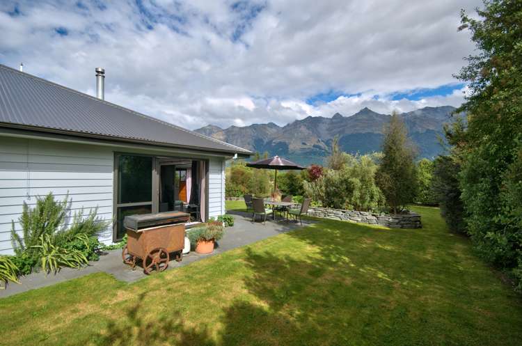 8 Lochburn Avenue Glenorchy_22