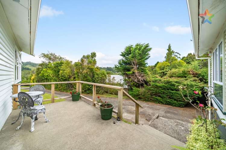 21 Kennedy Grove Stokes Valley_23