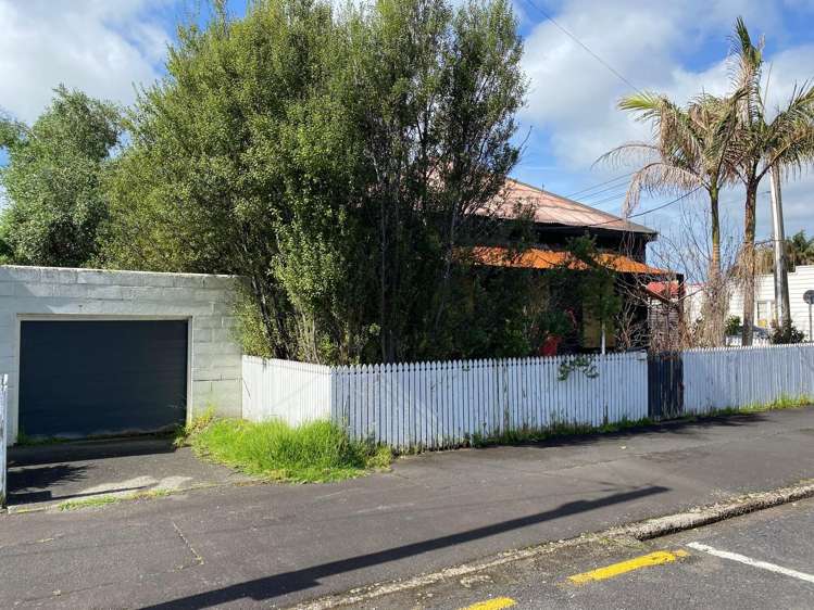 600 Cochrane Street_4