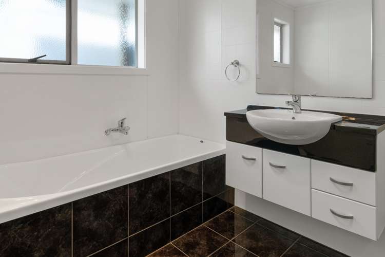 53b Lord Auckland Road Wakefield_15