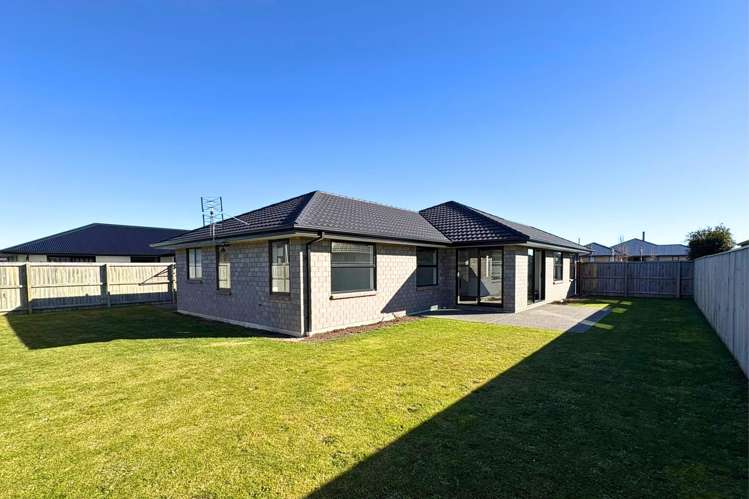 24 Halpin Drive Lincoln_11