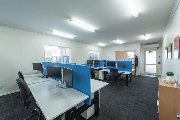 Unit 2, 33 Kapiti Road Paraparaumu_2