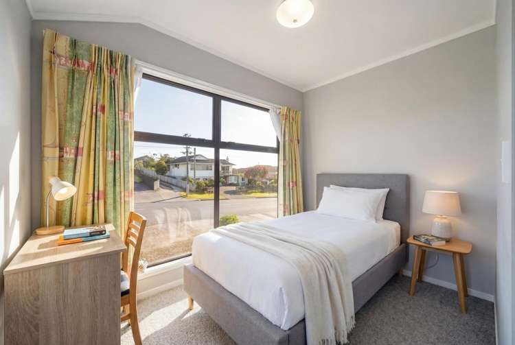 207 Royal Road Massey_14