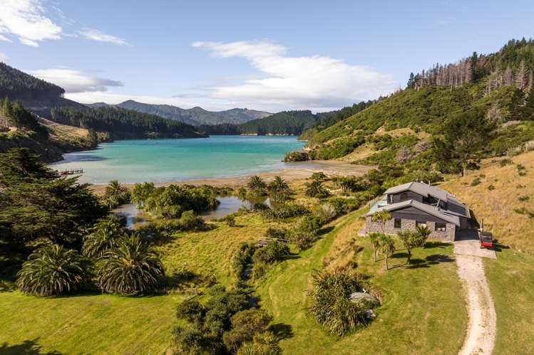 528 Oyster Bay Marlborough Sounds_38