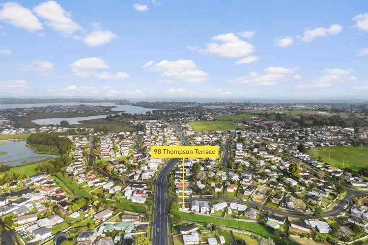 98 Thompson Terrace Wattle Downs_13