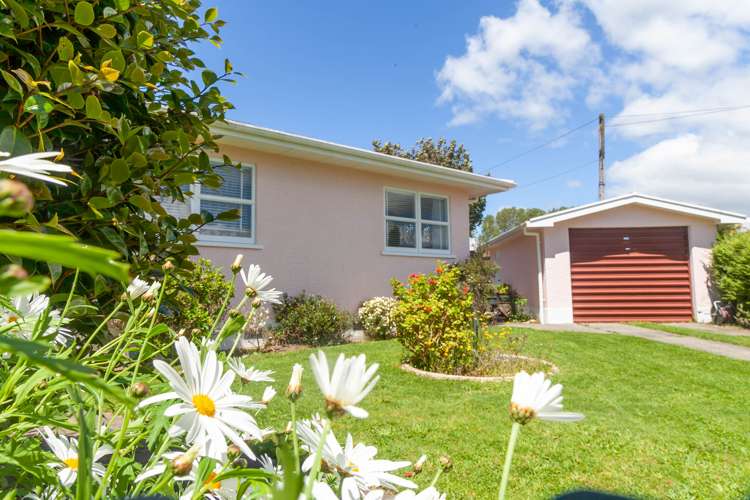 12 Lake Crescent Takaka_25