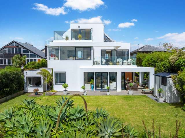 Cliffside Perfection in the Heart of Macleans Zone