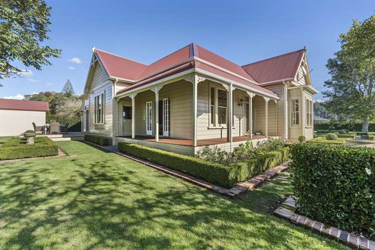 137 Egmont Road Hillsborough_12