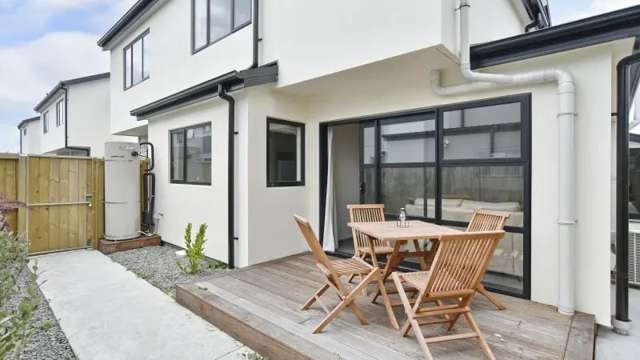 Fully furnished 4 BDR, 4 BTHRM apartment