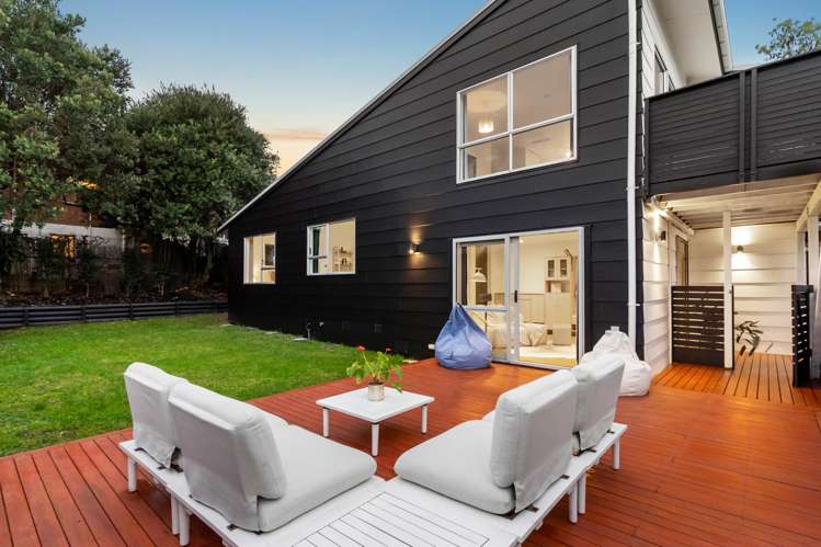 2/3 Camrose Place Glenfield_19