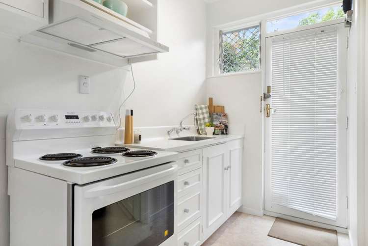 9/20a Charlton Avenue Mount Eden_9