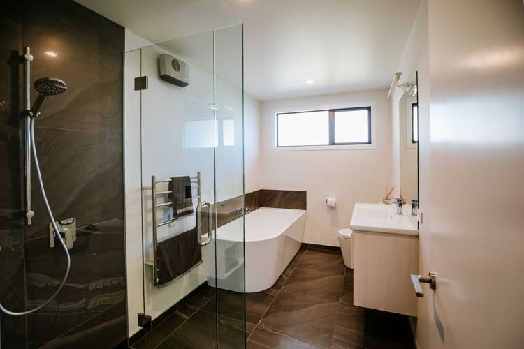 19 Pounamu Avenue Albert Town_10