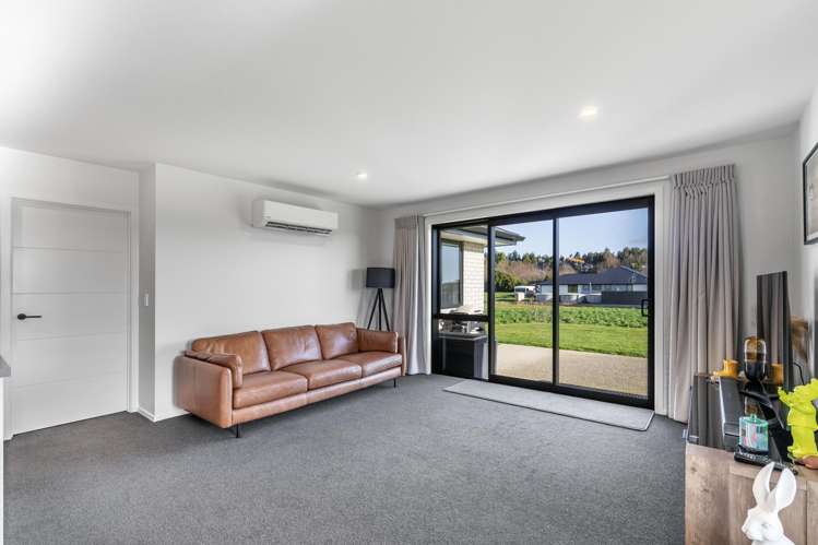 25 Glenda Place Seaward Bush_13