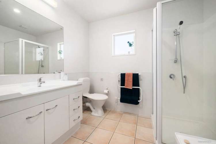 2/47 Fields Parade Oteha_12