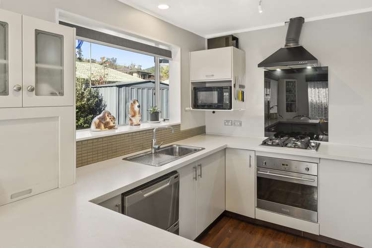 9 Vining Crescent Stoke_2