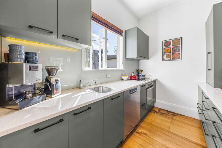 9 Mons Avenue Mount Roskill_13