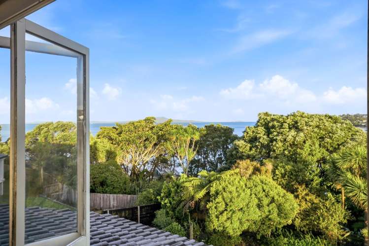 1 Churchill Road Murrays Bay_6