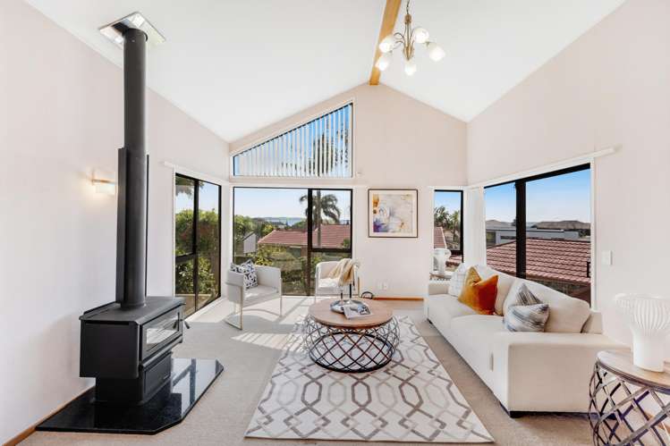 6 Dorrington Place Eastern Beach_5