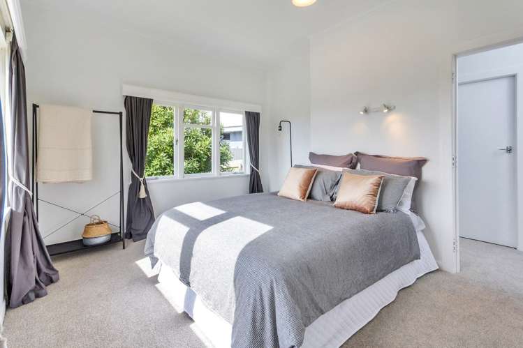 727 East Coast Road Browns Bay_18