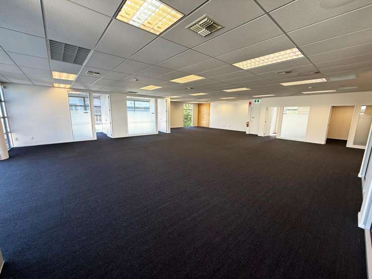 15B Leslie Hills Drive City Centre_12