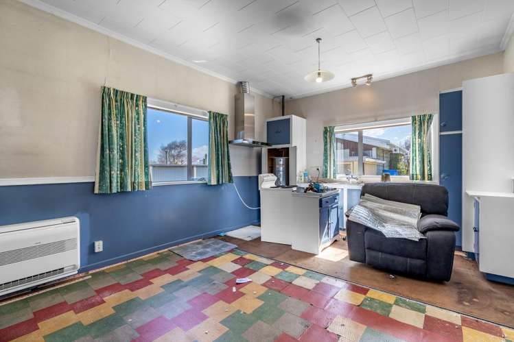 130 Lamond Street East_2