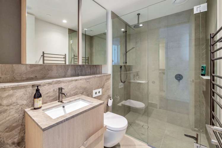 4901/10 Commerce Street City Centre_25