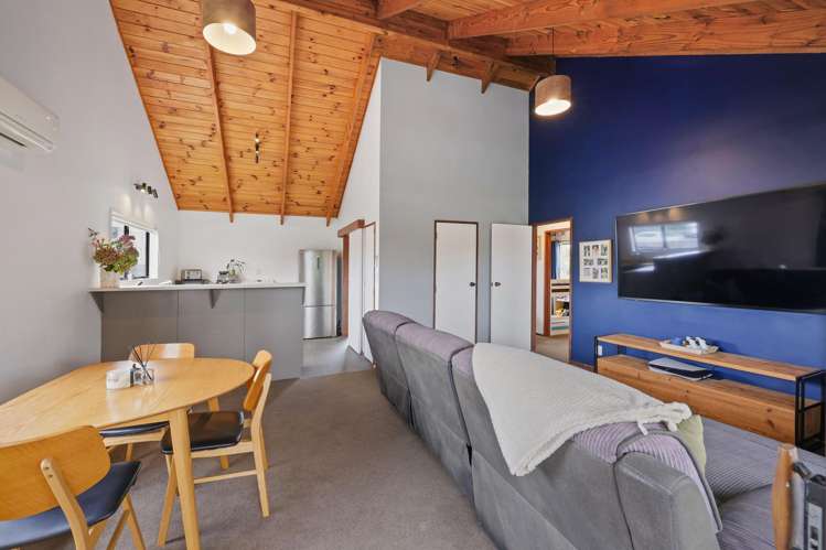 2/11 Hosking Place Clarks Beach_8