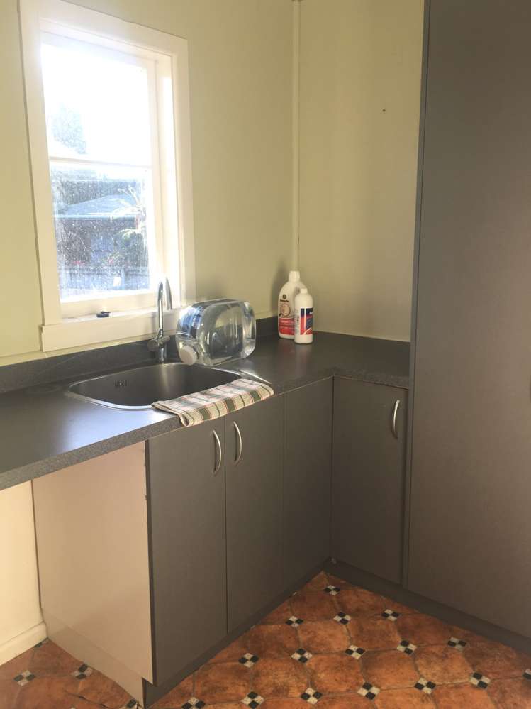 21 Fruitvale Road New Lynn_14