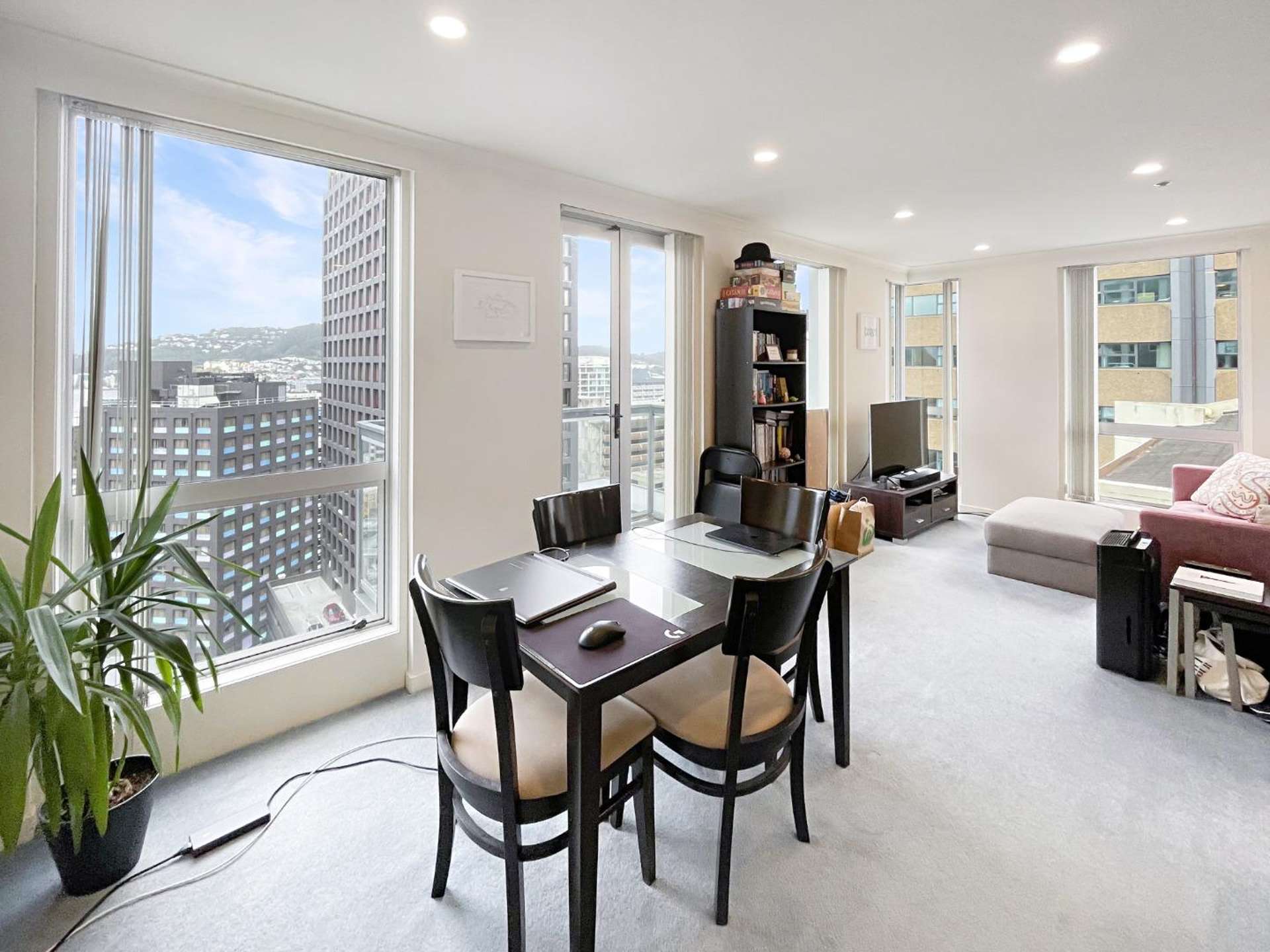 11E/163 The Terrace 1372_0