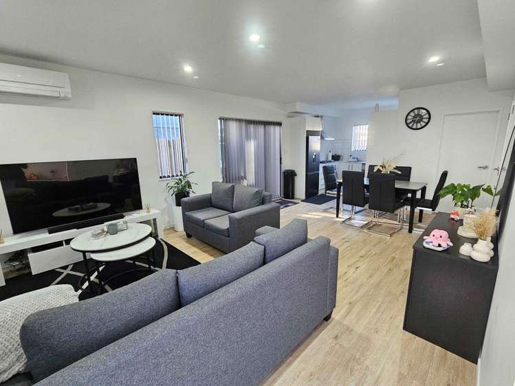 12 Eileen Newey Place 11401_3