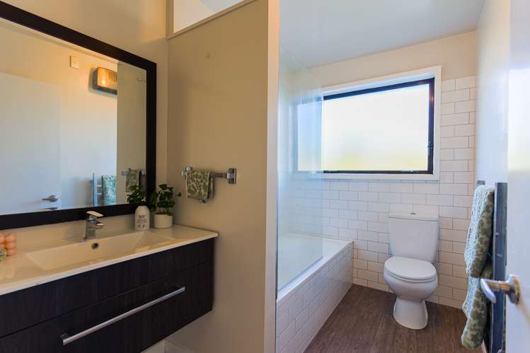 7 Carlsen Street Burwood_16