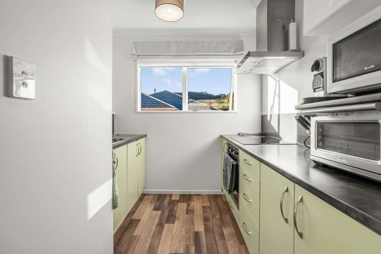 5 Glenbrook Grove Naenae_11