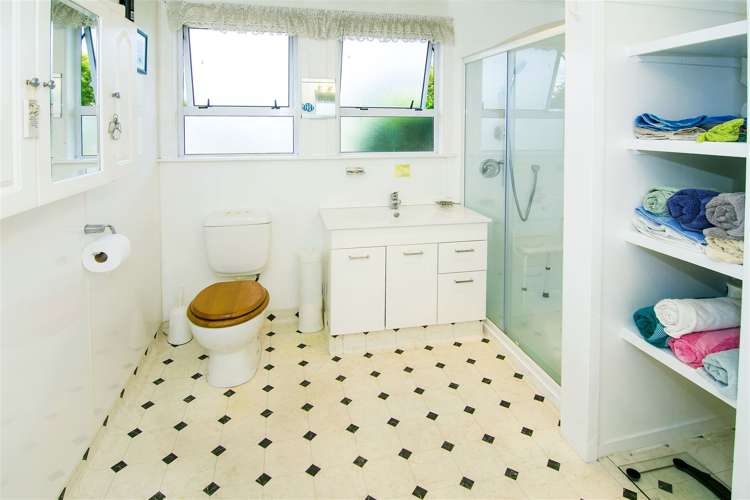 5 Surrey Street Solway_12