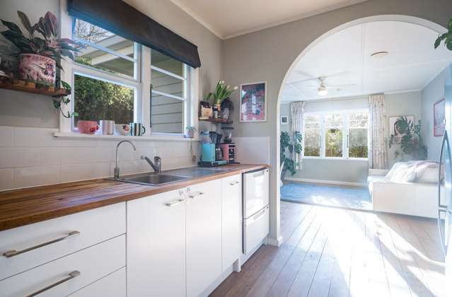 60 Emano Street Toi Toi_3